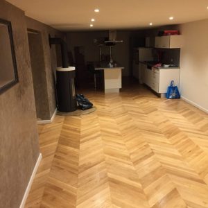 aménagement loft avec parquet stratifié