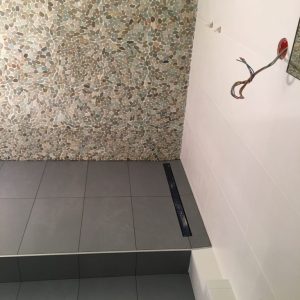 installation en cours receveur douche à l'italienne